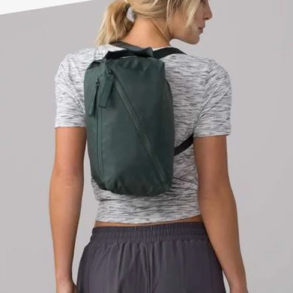 lululemon athletica Fast Track Green Backpack - Picture 1 of 6